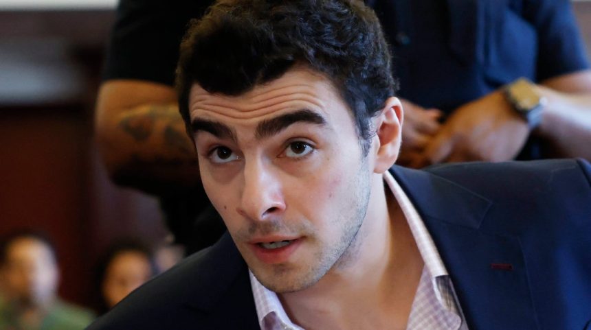 Luigi Mangione Possibly Forgot 1 Key Detail To Disguise His Appearance Before Arrest