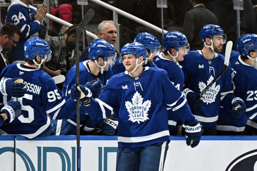 Maple Leafs fan react as Toronto signs Steve Sullivan as assistant coach after firing Savard