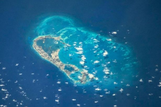 Mysterious Structure Identified Beneath Bermuda Could Explain Its Weird Geology : ScienceAlert