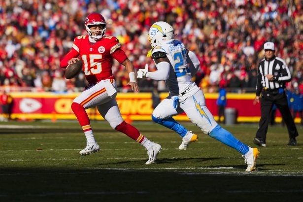 NFL fans react as Patrick Mahomes injures left knee in 16-13 loss vs. Chargers