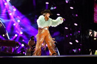 ‘Nashville’s Big Bash’ Live Telecast Interrupted by Technical Problems