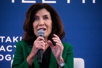 New York Governor Kathy Hochul signs RAISE Act to regulate AI safety