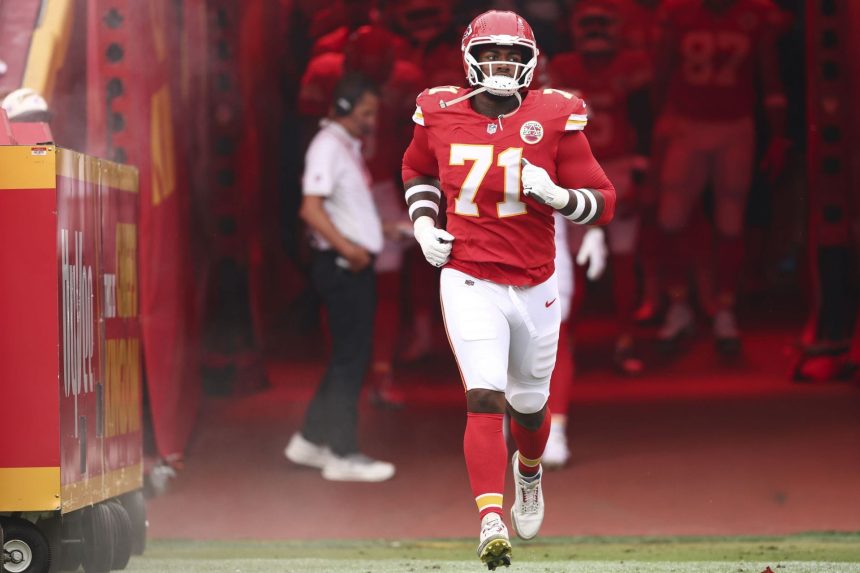 Patrick Mahomes gets massive bad news on Chiefs LT’s status for Week 14 vs Texans