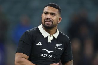 Savea wins top award as Otago volunteer honoured