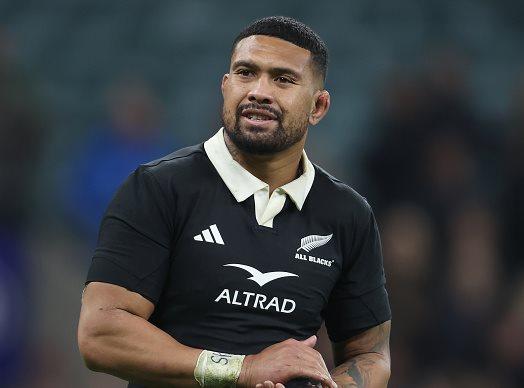 Savea wins top award as Otago volunteer honoured