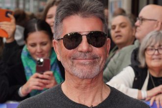 Simon Cowell Apologizes for ‘Being a Dick’ on ‘American Idol’