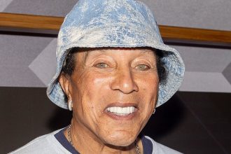 Smokey Robinson Accusers Ordered To Turn Over Cell Phones