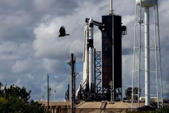 SpaceX reportedly in talks for secondary sale at 0B valuation, which would make it America’s most valuable private company