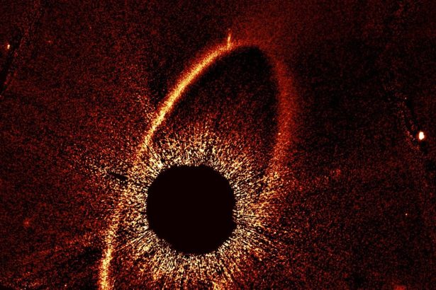 Spectacular Cosmic Collision Captured in New Hubble Image