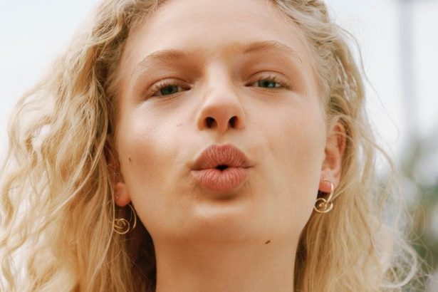 What Does Putting Ice on Your Face Do? Experts Break Down the Viral Beauty Technique