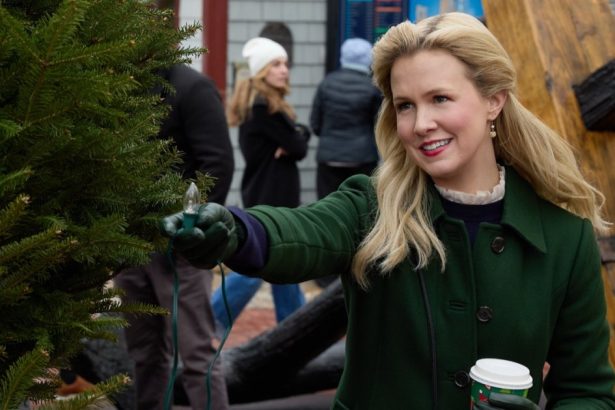 What You’ll Find in (Almost) Every Hallmark Holiday Movie: Santa, More