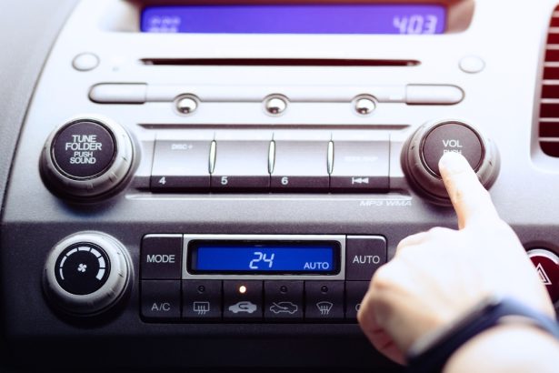 Your Music Playlist Could Influence Your Driving Ability in Unexpected Ways : ScienceAlert