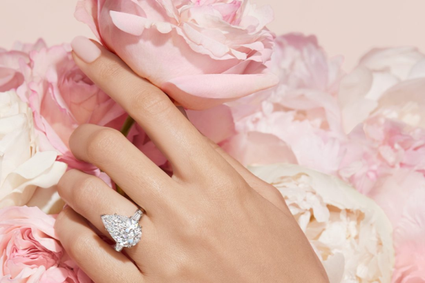 10 Harry Winston Engagement Rings She Can’t Say No To
