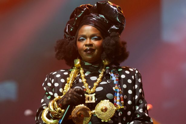 Lauryn Hill Will Lead Grammy Tribute To Roberta Flack & D’Angelo