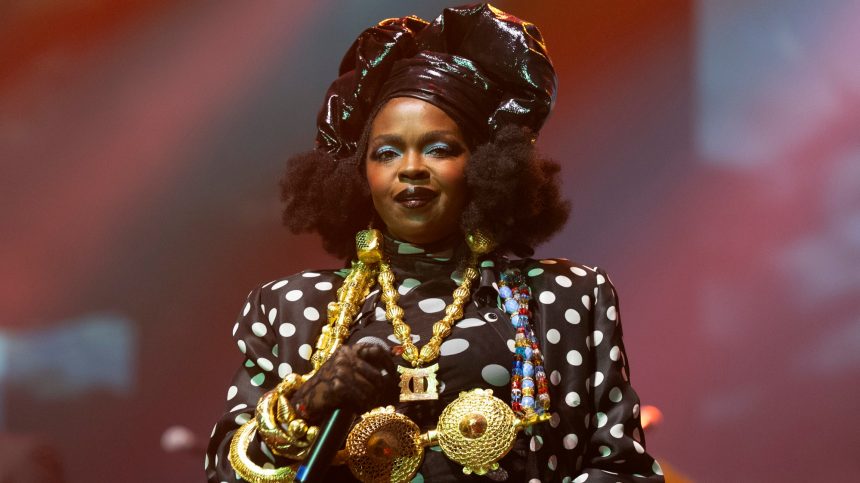 Lauryn Hill Will Lead Grammy Tribute To Roberta Flack & D’Angelo