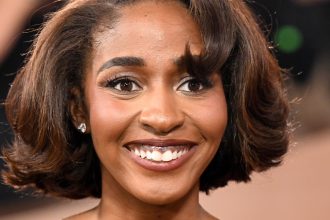 All I Want in 2026 Is a Forehead Curl