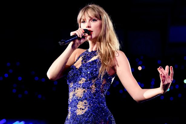 Taylor Swift Inducted Into Songwriters Hall Of Fame