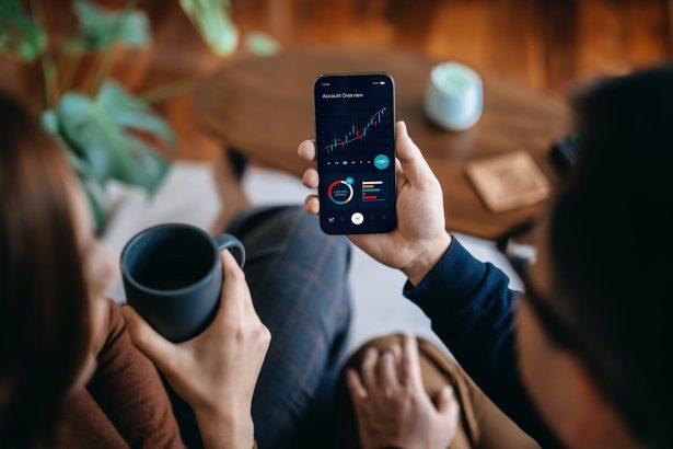 5 ways AI can help you accomplish your money-saving New Year’s resolutions