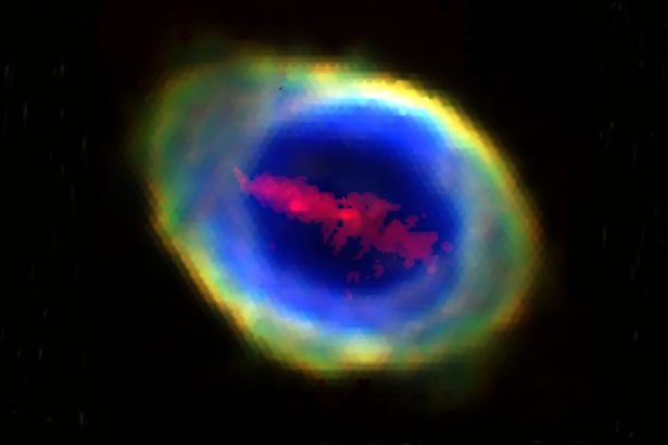 A Glowing Bar of Iron Is Haunting The Ring Nebula – And No One Knows Why : ScienceAlert