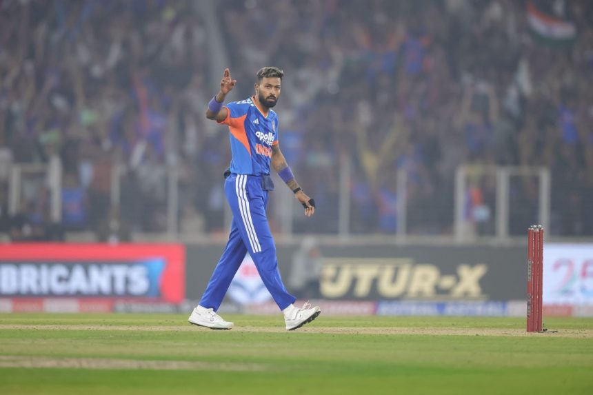 Aakash Chopra blind-ranks T20I finishers; Hardik Pandya not No. 1