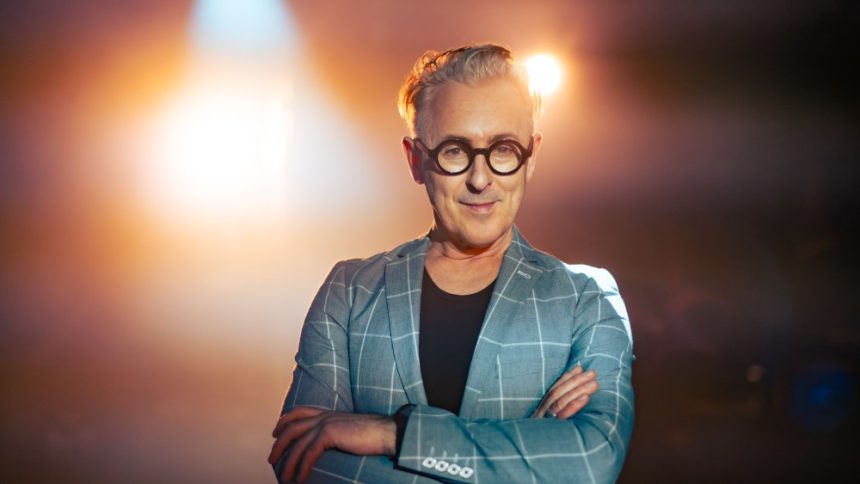 Alan Cumming Signs With UTA