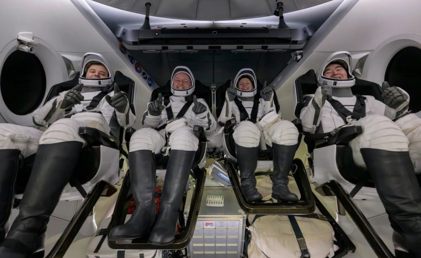 Astronauts Return to Earth in First ISS Medical Evacuation
