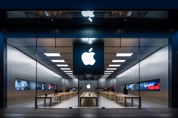 Bernstein Reiterates a Buy Rating on Apple Inc. (AAPL)