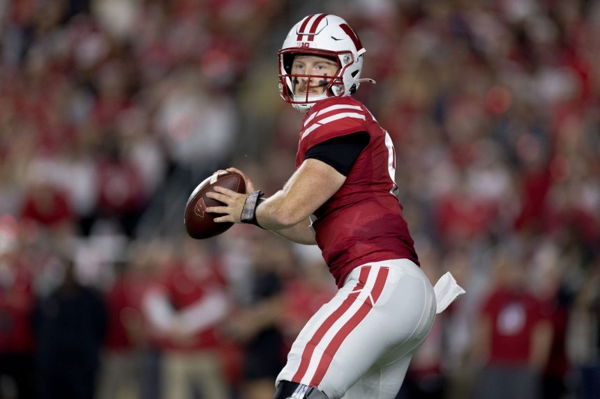 CFB fans buzz as Wisconsin QB Billy Edwards Jr. commits to North Carolina