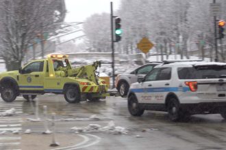 Chicago tow truck driver charged in vehicle theft scheme, officials say