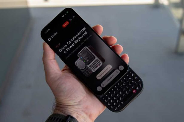 Clicks Power Keyboard Hands-On Review: Perfect for the Pixel 10 Pro