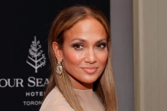 Cop Jennifer Lopez’s Winter-Perfect Cardigan Style for Less