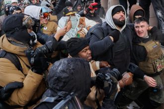 Counter Protesters Chase Off Conservative Influencer During Minneapolis Immigration Crackdown