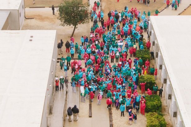 Detained Immigrant Families Protest Inside Texas Facility Housing 5-Year-Old Boy, Father