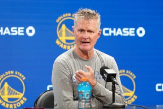 Ex-Warriors Dubs Steve Kerr ‘Problem in Locker Room’ as Steph Curry & Squad’s Championship Hopes Dwindle