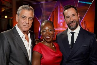 George Clooney Reunites With Former ER Costar Noah Wyle at Awards Show