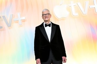 Guys, I don’t think Tim Cook knows how to monetize AI