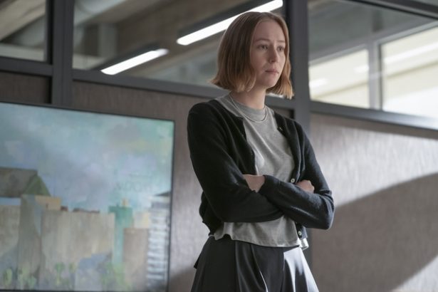 Hannah Einbinder on That Timely ‘Hacks’ Storyline and Stephen Colbert