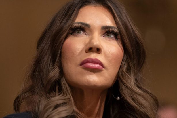 Homeland Security plans 2,000 immigration officers in Minnesota : NPR