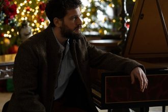 Industry Star Kit Harington on Henry Muck’s Acid-Popping Descent