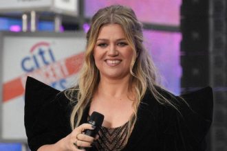Inside Kelly Clarkson’s Bedtime Bonding With Kids Following Her Ex-Husband’s Death