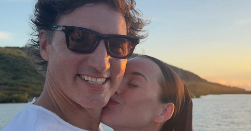 Katy Perry, Justin Trudeau Snuggle Up in New Holiday Photo Dump