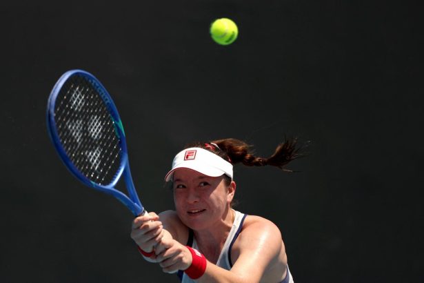 Lulu Sun knocked out of Aussie Open in first round