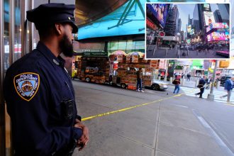 Man slashed in face, stabbed in back in Times Square: cops
