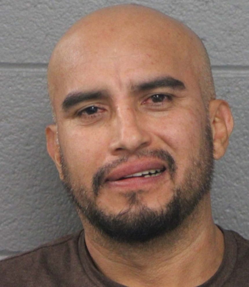 Man who possessed gun fired at Border Patrol in Little Village is Mexican national who has crossed the border illegally 30 times: feds