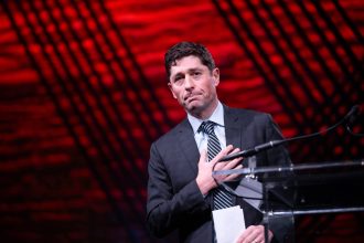 Minnesota Dems are trying to walk a tightrope with Trump