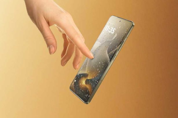 Motorola Signature Ultra-Thin Flagship Smartphone Officially Launched