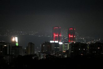 Multiple explosions heard in Venezuela’s Capital. Maduro accuses the U.S. : NPR