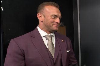 Nick Aldis officially signs 3-time World Champion to SmackDown