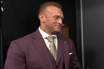 Nick Aldis officially signs 3-time World Champion to SmackDown