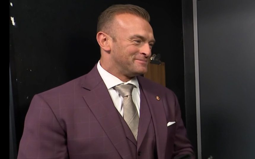 Nick Aldis officially signs 3-time World Champion to SmackDown